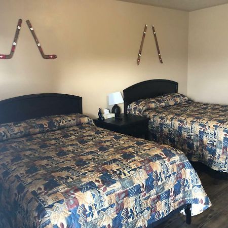 Stratford Motel Уайтхорс Екстериор снимка